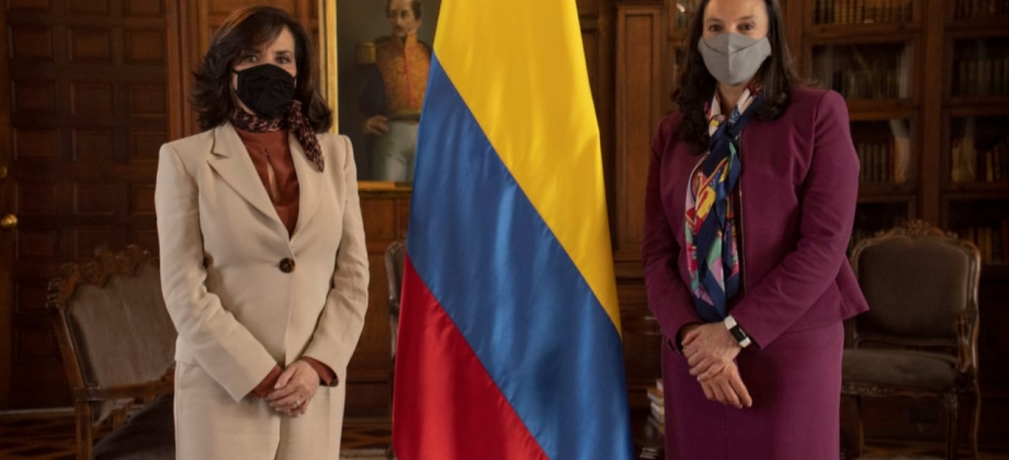 Canciller Claudia Blum posesionó a Mariana Pacheco Montes como Embajadora de Colombia 