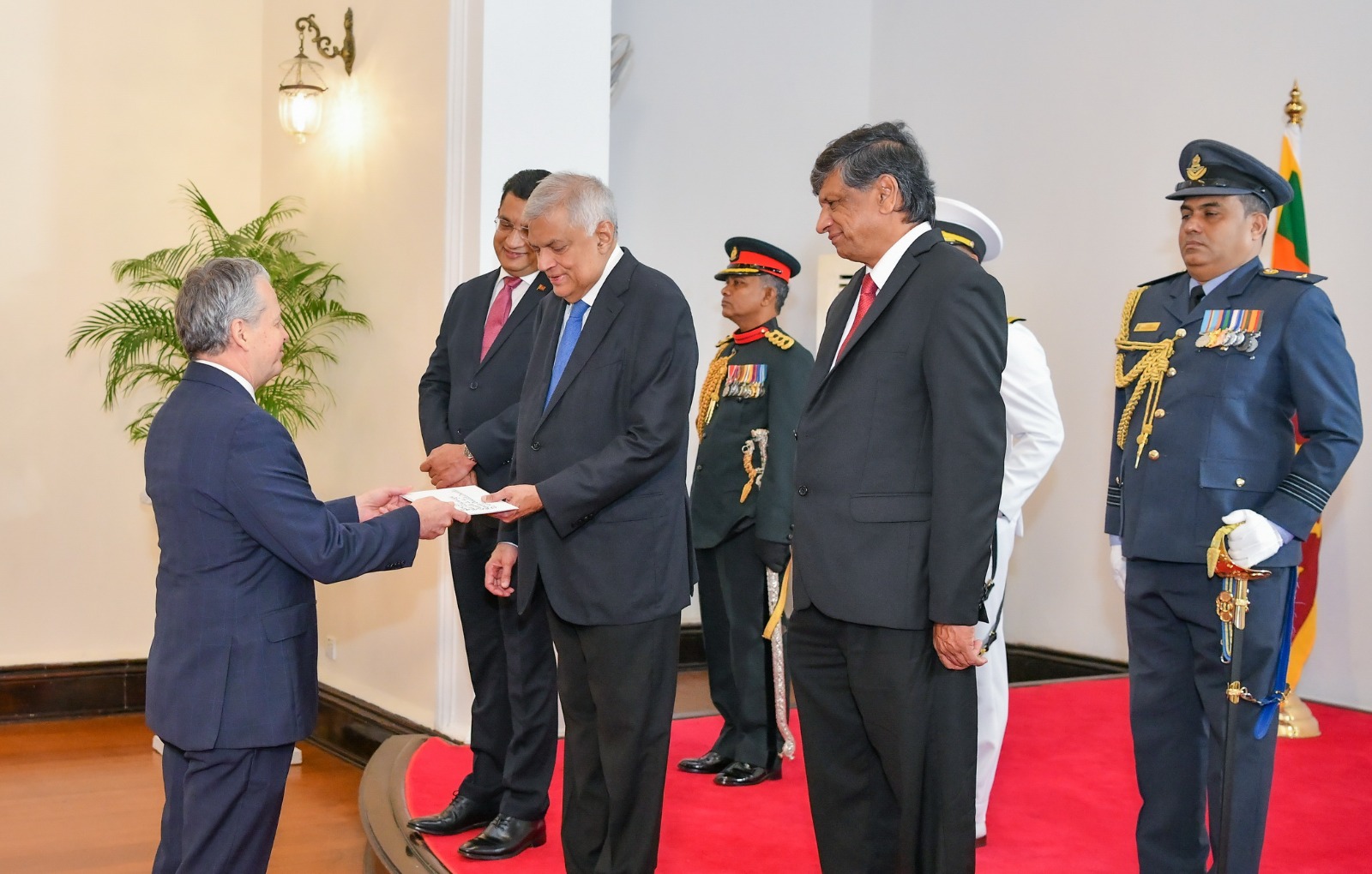 Embajador Víctor H. Echeverri Jaramillo presentó cartas credenciales ante el gobierno de Sri Lanka