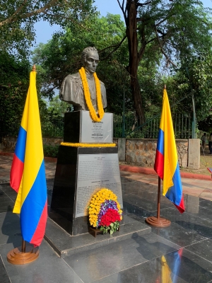 Embajada de Colombia en India conmemora el día de la independencia con una ofrenda floral