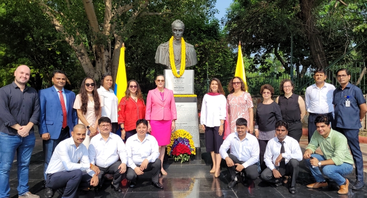 Embajada de Colombia en India conmemora el día de la independencia con una ofrenda floral