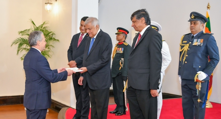 Embajador Víctor H. Echeverri Jaramillo presentó cartas credenciales ante el gobierno de Sri Lanka